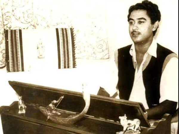 কলেজের বেঞ্চে তবলা বাজানো ছিল কিশোরকুমারের অন্যতম নেশা