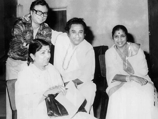 তিন ব্যক্তির ছবি সবসময় নিজের ঘরে টাঙিয়ে রাখতেন