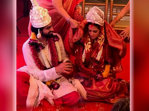 রিয়ার বিয়ের খবর প্রকাশ