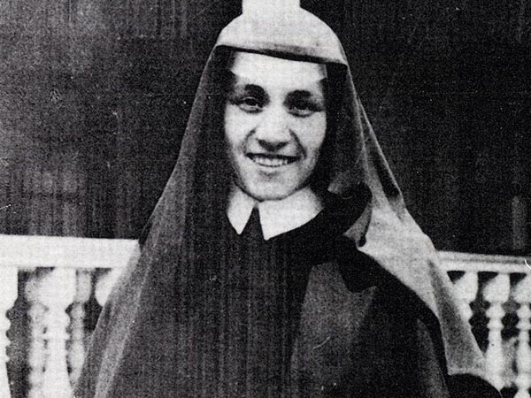  ১৮ বছর বয়সে সংসার ত্যাগ 