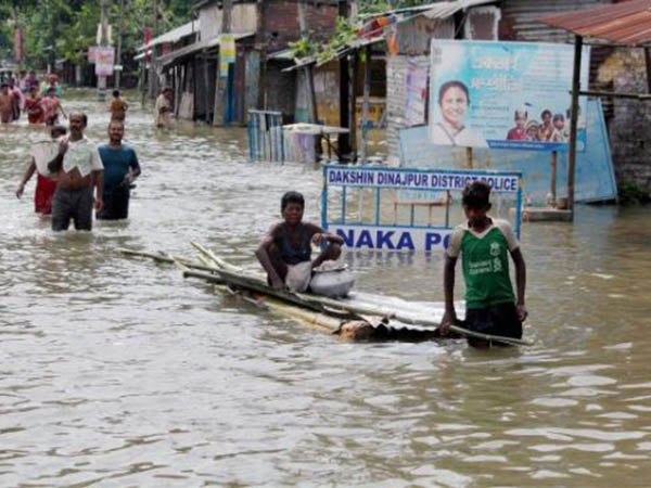 বানভাসী বালুরঘাট, জটিল দক্ষিণ দিনাজপুরের বন্যা পরিস্থিতি 