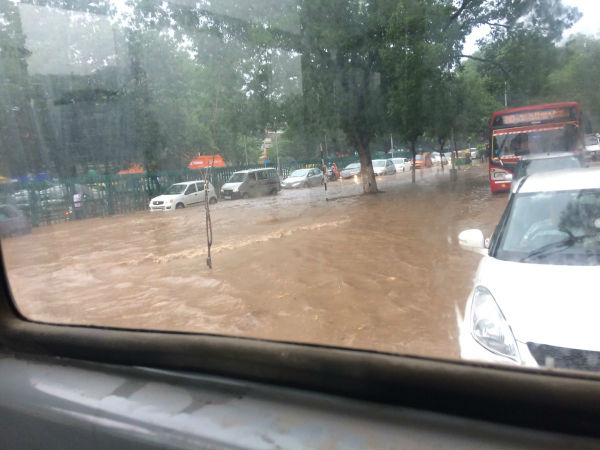 মাত্র ৪ ঘণ্টার বৃষ্টিতেই চণ্ডীগড়ের যা অবস্থা হল, জানলে চমকে উঠবেন 