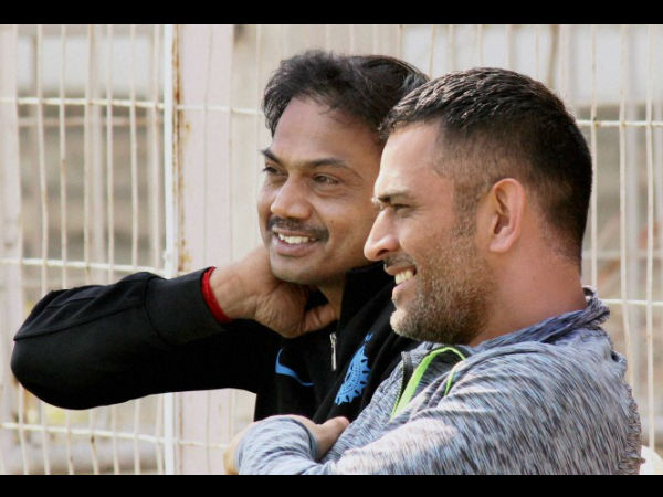 পাকিস্তানের বিরুদ্ধে এক পা নিয়েও খেলতাম, ধোনির মন্তব্যে উত্তাল নেট দুনিয়া পাকিস্তানের বিরুদ্ধে এক পা নিয়েও খেলতাম, ধোনির মন্তব্যে উত্তাল নেট দুনিয়া