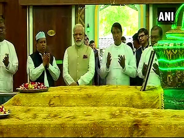 বাহাদুর শাহ জাফর সমাধি বাহাদুর শাহ জাফর সমাধি