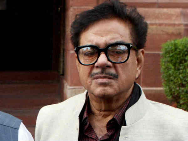 যশবন্তের পর এবার শত্রুঘ্ন, বেহাল অর্থনীতি নিয়ে দলেই বিদ্ধ মোদী সরকার যশবন্তের পর এবার শত্রুঘ্ন, বেহাল অর্থনীতি নিয়ে দলেই বিদ্ধ মোদী সরকার
