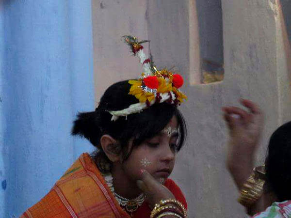 প্রচলিত আচার পালন 