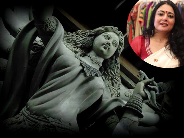 মা দুর্গাকে সোনার শাড়িতে সাজাবেন অগ্নিমিত্রা পল 