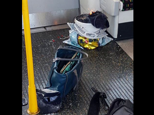 লন্ডনে টিউব ট্রেনে বিস্ফোরণ, আহত অনেক