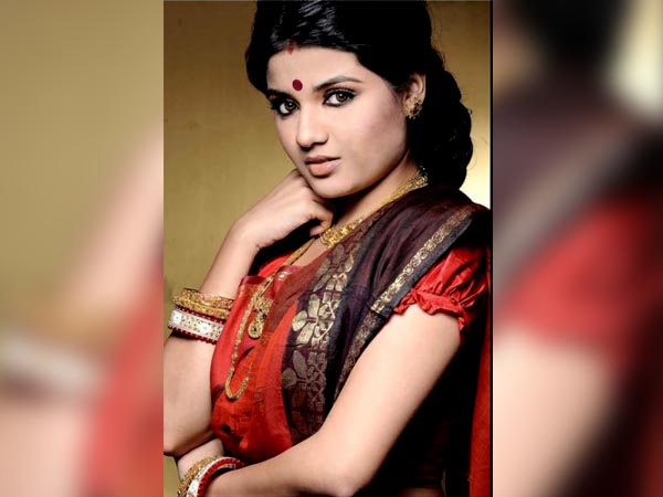 রাত পোহালেই মহালয়া, তার আগে দেখে নিন কোন বাংলা চ্যানেলে কে হলেন দুর্গা রাত পোহালেই মহালয়া, তার আগে দেখে নিন কোন বাংলা চ্যানেলে কে হলেন দুর্গা