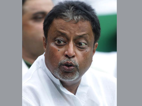 ডাক পেয়েও ভবনমুখো হলেন না মুকুল! দু-দশকের সম্পর্ক কি তবে ছিন্ন হওয়ার পথে ডাক পেয়েও ভবনমুখো হলেন না মুকুল! দু-দশকের সম্পর্ক কি তবে ছিন্ন হওয়ার পথে