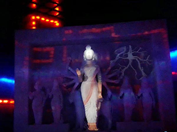 চোখের সামনে নিরাকার থেকে ফুটে উঠছে মা-এর রূপ, তাক লাগাল নাকতলা উদয়ন 