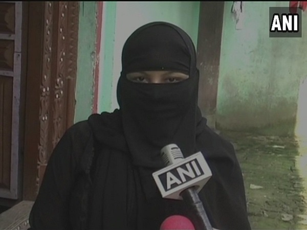 প্রধানমন্ত্রীর ছবি আঁকার 'অপরাধ', এই মুসলিম মহিলার সঙ্গে তারপর যা হল প্রধানমন্ত্রীর ছবি আঁকার 'অপরাধ', এই মুসলিম মহিলার সঙ্গে তারপর যা হল