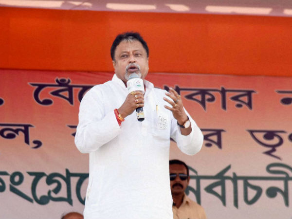 বোধনের আগেই বিসর্জন! কোন পরিস্থিতিতে বিদায়-বাদ্য বাজালেন মুকুল রায় বোধনের আগেই বিসর্জন! কোন পরিস্থিতিতে বিদায়-বাদ্য বাজালেন মুকুল রায়