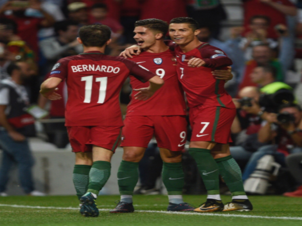 এর আগে কোন ফুটবলারের একশো গোলের নজির