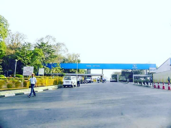 জামশেদপুরে টাটা মোটরসে চূড়ান্ত অচলাবস্থা জামশেদপুরে টাটা মোটরসে চূড়ান্ত অচলাবস্থা