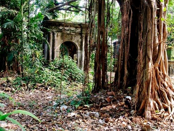 লোয়ার সার্কুলার রোডের গোরস্থান লোয়ার সার্কুলার রোডের গোরস্থান