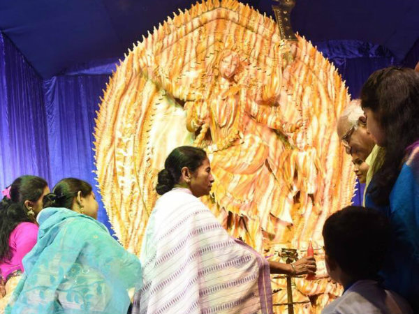 শোভনদেবের পুজোয় শোভনদেবের পুজোয়