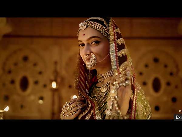 অলঙ্কার তৈরিতে গবেষণা অলঙ্কার তৈরিতে গবেষণা