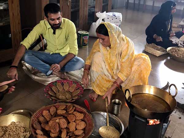 তেজপ্রতাপের শুভেচ্ছা 