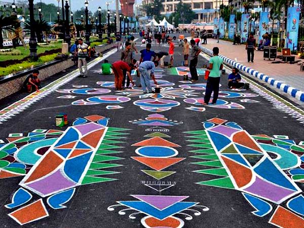 'যারা হাটকে ' 'যারা হাটকে '