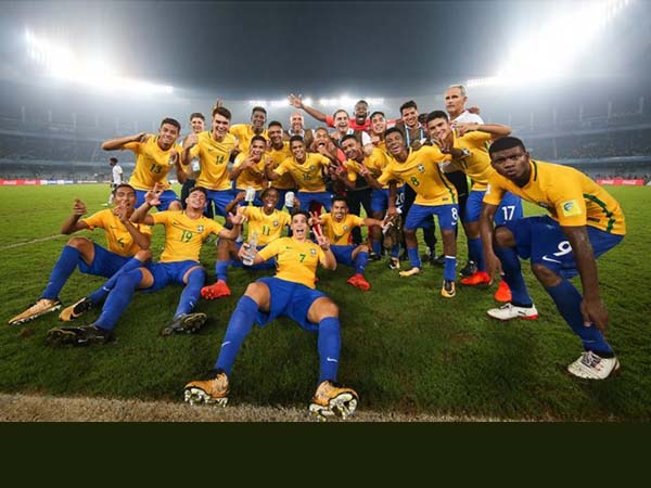 যুবভারতীতে মহারণ, ব্রাজিল- ইংল্যান্ডের লড়াই দেখতে ফুটছে কলকাতা
