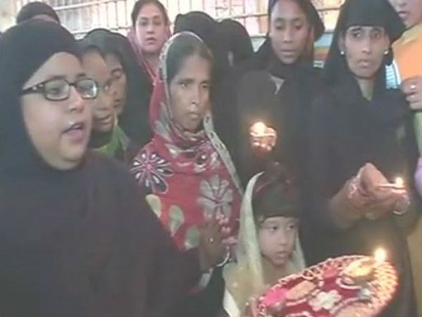 দিওয়ালির আরতিতে অংশ নেওয়ায় মুসলিম মহিলাদের প্রতি ফতোয়া জারি