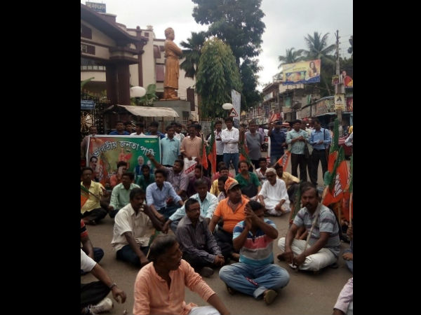 পাহাড়ে দিলীপ-নিগ্রহের প্রতিবাদ রাজ্যজুড়ে, পথে নেমে কী বার্তা বিজেপির