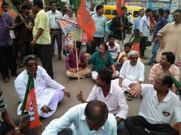 পাহাড়ে দিলীপ-নিগ্রহের প্রতিবাদ রাজ্যজুড়ে, পথে নেমে কী বার্তা বিজেপির