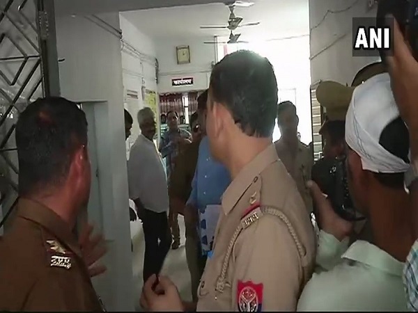 ছত্তিশগড়ের মন্ত্রীর সেক্স ভিডিও ফাঁসের হুমকি দিয়ে তোলাবাজি, কাকভোরে গ্রেফতার সাংবাদিক 