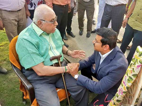 ভারতীয় ফুটবলে চুনির কৃতিত্বকে কুর্নিশ কেন্দ্রের, কলকাতায় বিশেষ সংবর্ধনা ভারতীয় ফুটবলে চুনির কৃতিত্বকে কুর্নিশ কেন্দ্রের, কলকাতায় বিশেষ সংবর্ধনা