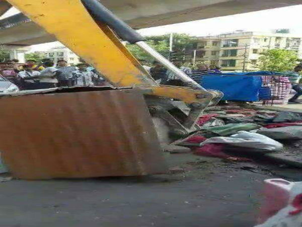 অনূর্ধ্ব ১৭ বিশ্বকাপের জন্য উচ্ছেদ, খেলা শুরুর আগে দুর্গতিতে সল্টলেকের বেশ কয়েকহাজার মানুষ অনূর্ধ্ব ১৭ বিশ্বকাপের জন্য উচ্ছেদ, খেলা শুরুর আগে দুর্গতিতে সল্টলেকের বেশ কয়েকহাজার মানুষ