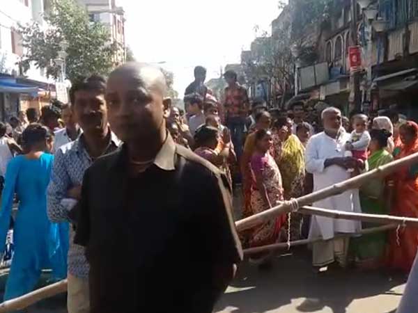 এলাকায় বিক্ষোভ, অবরোধ এলাকায় বিক্ষোভ, অবরোধ