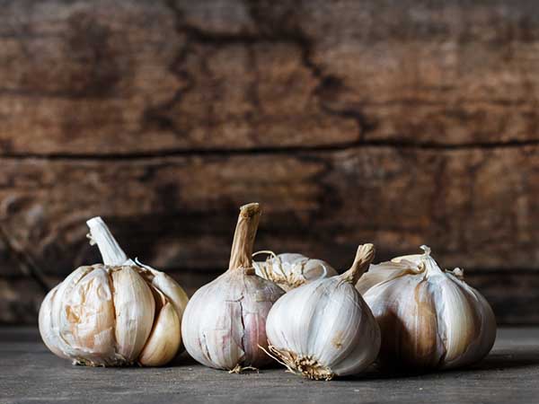 নানা কাজে রসুন