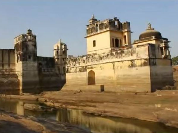 পদ্মিনীকে দেখায় সময়ের আয়োজন 