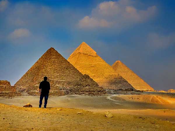 রাজত্ব কোথায় স্থাপিত হল