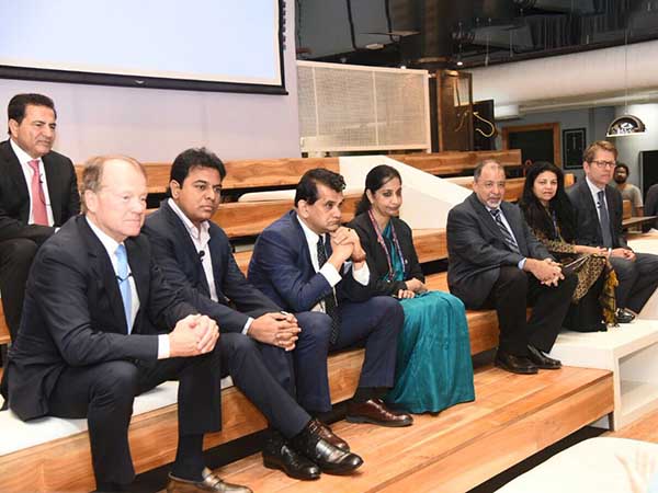 ১৫০০ অতিথি 