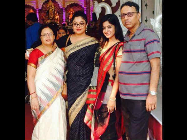 বোনের বিয়েতে নেই দিদি তনুশ্রী