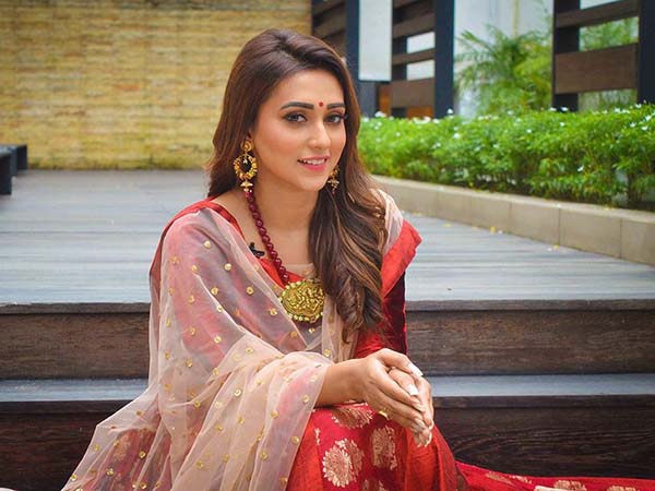 মিমি চক্রবর্তী মিমি চক্রবর্তী