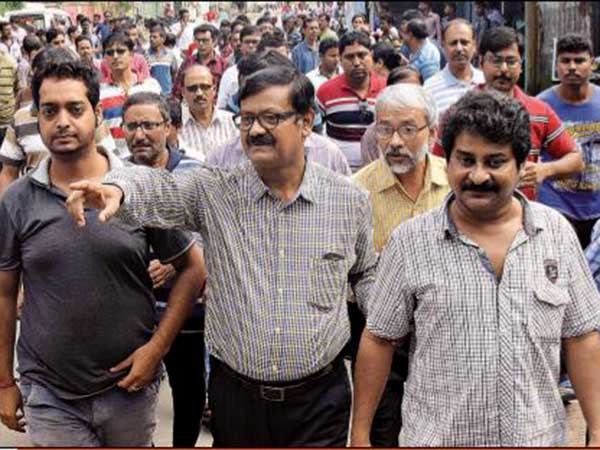 বালুরঘাট ফেসবুককাণ্ডে ধরপাকড় অসাংবিধানিক, আর কি বলল হাইকোর্ট 