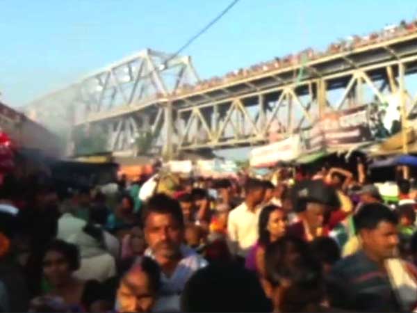 রাসপূর্ণিমায় পুণ্যস্নানে গিয়ে পদপিষ্টে মৃত্যু ৪ পুণ্যার্থী রাসপূর্ণিমায় পুণ্যস্নানে গিয়ে পদপিষ্টে মৃত্যু ৪ পুণ্যার্থী