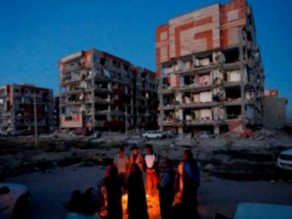 ইরান-ইরাকে ভূমিকম্পে মৃতের সংখ্যা ছাড়াল ৩০০, আহত অন্তত ৪ হাজার ইরান-ইরাকে ভূমিকম্পে মৃতের সংখ্যা ছাড়াল ৩০০, আহত অন্তত ৪ হাজার