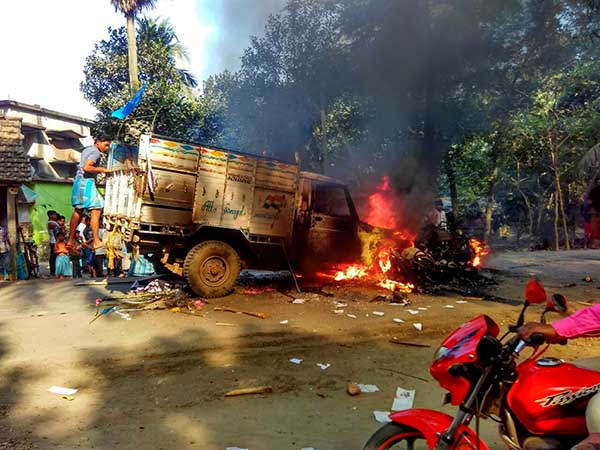 বছর শেষে ফের উত্তপ্ত ভাঙড়, পাওয়ার গ্রিড আন্দোলনকে ঘিরে ব্যাপক বোমাবাজি, গুলি