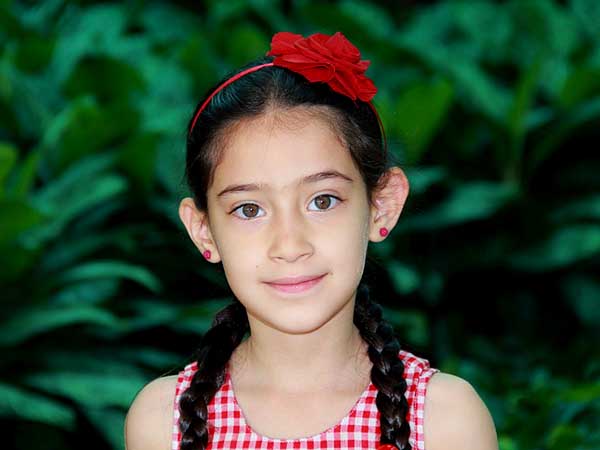 বাইরে হুড়োহুড়ি 