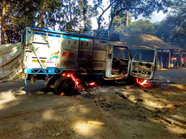 বছর শেষে ফের উত্তপ্ত ভাঙড়, পাওয়ার গ্রিড আন্দোলনকে ঘিরে ব্যাপক বোমাবাজি, গুলি