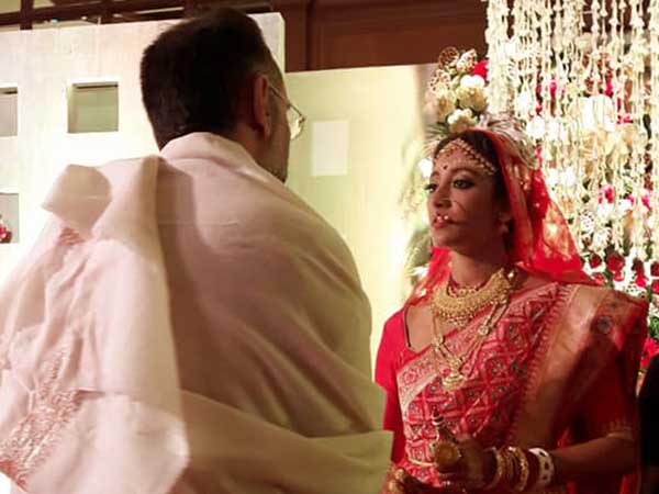 কিছুটা ব্যস্ত কিছুটা ব্যস্ত