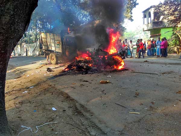 বছর শেষে ফের উত্তপ্ত ভাঙড়, পাওয়ার গ্রিড আন্দোলনকে ঘিরে ব্যাপক বোমাবাজি, গুলি