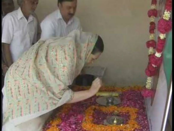 রায়বরেলিতে সনিয়া গান্ধী