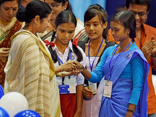 কলেজ-বিশ্ববিদ্যালয়ও ‘কন্যাশ্রী’র আওতায় কলেজ-বিশ্ববিদ্যালয়ও ‘কন্যাশ্রী’র আওতায়