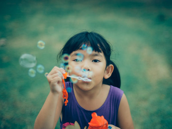 খুবই উজ্জ্বল 