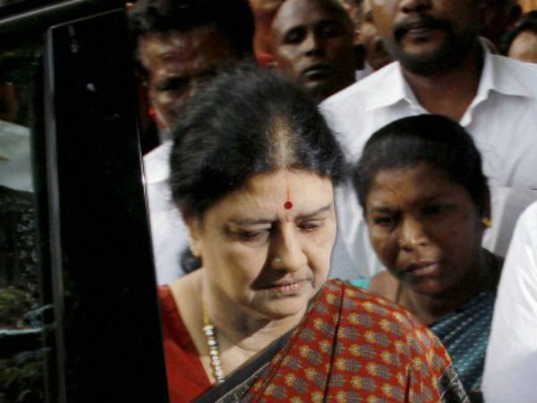 তামিলনাড়ুতে রাজনৈতিক সঙ্কট 